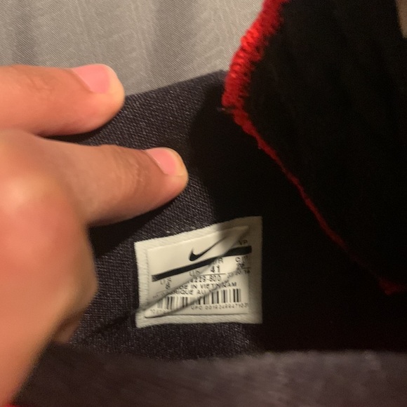 Nike Basketball Shoes - Picture 3 of 5